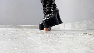 Lady Nymphelin 打破和践踏物体 - 第 1 部分