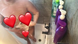 POV: Me estás espiando en la ducha (completo 8:15 sin censura en OnlyFans)