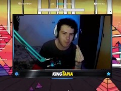 STREAMER SE COME UNA SALCHICHA EN PLENO DIRECTO