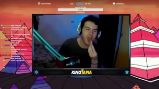Streamer sucks a dick @ his stream