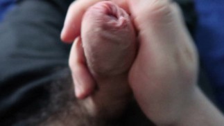 Branler une bite non circoncise jusqu’à ce que je jouisse