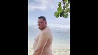 ハワイのビーチでもっとたくさんのOnlyfanscomwestcub86を見る