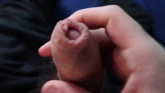 Meinen unbeschnittenen Schwanz zum Abspritzen zu bringen!