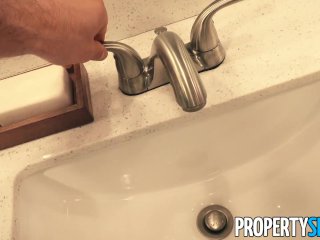 PropertySex Horny Tenant Requires Building Manager's Services screenshot number 1