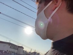 五反野駅で電車を見送る男 - Screenshot 6 of 16 - Japanese