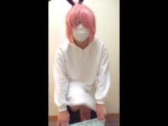 うさ耳白ワンピースの男の娘が、アナルプラグでアナニーしながら自分の脱いだパンティでパンツコキ絶頂【女装コスプレレイヤー】 - Screenshot 8 of 16 - Shemail Japanese