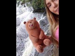 Ursinho na Cachoeira... ele me viu brincando com meu macho... onlyfans: bolivianamimi 