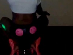 Shake that monkey  - Screenshot 7 of 16 - Stripper