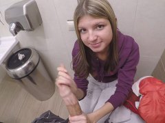 Russian Teen Gina Gerson Fucks In Train For Money