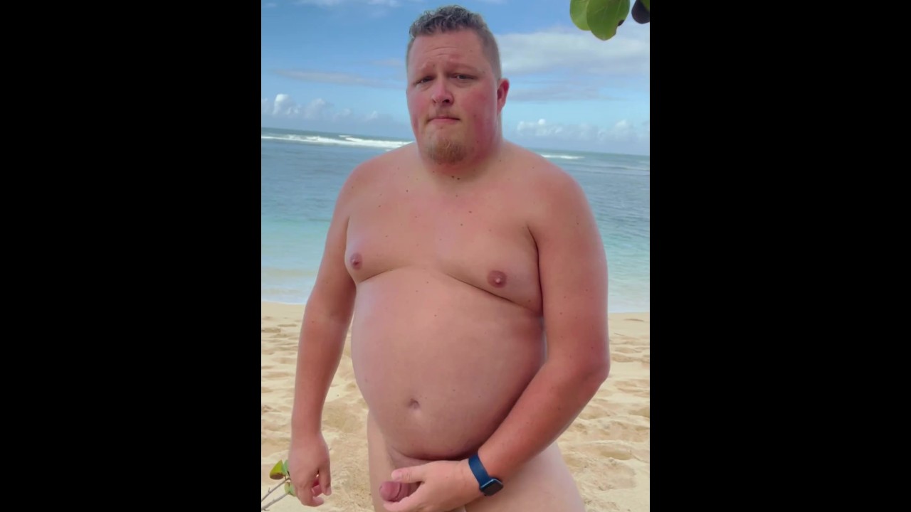 Poniéndome Duro En Una Playa Nudista - Más En Mi OnlyFans @westcub86 -  Pornhub.com