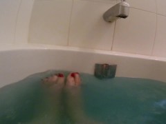 bath bomb fun - Screenshot 16 of 16 - Feet Legs