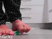 Preview 3 of Feet vs Rubber band to satisfy your Foot Fetish