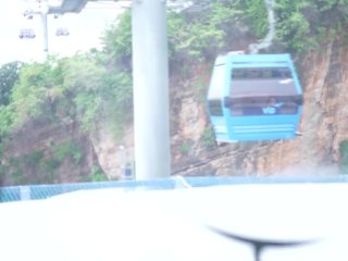 Mi chica muy nerviosa_y tímida se desnuda en el funicular parte_1