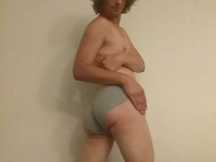 Nude Self-Posing 2 - Screenshot 14 of 16 - Sexworker Proudly