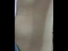 偷穿女友的热裤，我的鸡巴硬了。 - Screenshot 11 of 16 - Hot Pants