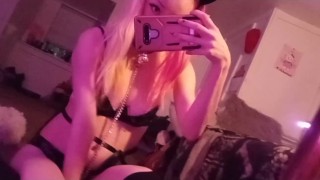 Cute Poolse meid in BDSM outfit