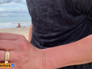 Very high handjob_risk on crowded beach - RealAmateur