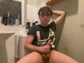 60FPS 19 Year Cute Nerd with HUGE 8” Cock Cums all over himself