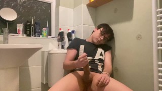 60FPS 19 year cute nerd with HUGE 8 cock cums all over himself