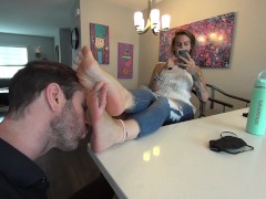 Gwen's Bound Assistant Smells & Worship's her Delicious Feet! (Nylon & Bare!) 1080p HD PREVIEW