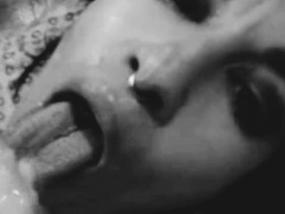  Idania recibe sexo oral y facial... 