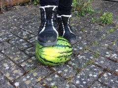 Elf dirty boot stomping compilation - Screenshot 2 of 16 - Shoes