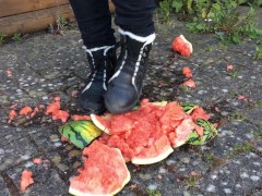 Elf dirty boot stomping compilation - Screenshot 5 of 16 - Dirty Shoes