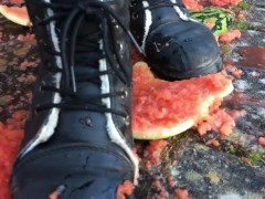 Elf dirty boot stomping compilation - Screenshot 9 of 16 - Shoeplay