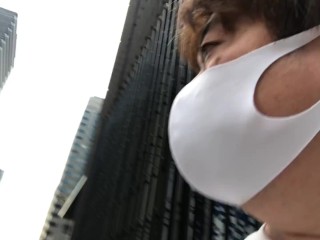 丸之内行走的不可思议的人。