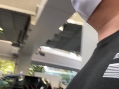 六本木の精肉屋が気になる男 - Screenshot 15 of 16 - Hentai