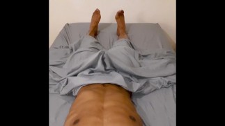 Окантовка под простынями без помощи рук (после рывка спермы)