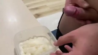 Frozen Sperm Bukkake Transvestite Lower Body Masturbation