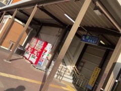 福井県から石川県に向かう電車に乗る男 - Screenshot 6 of 16 - Japanese