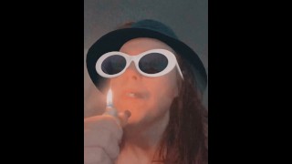 AlisonAuraAllen Taboo amante do Mary Jane fumando 