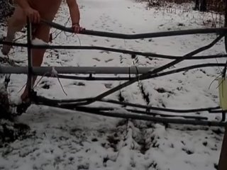 Naughty Pee and Naked in Snow