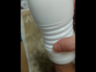 【依頼動画】パイパンちんこをオナホに挿入し、気持ちよく出し入れしつつ、最後はぎんぎんに反り返りながら大量射精する変態君。