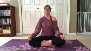 ASMR-Naked Yoga con Emma Brooks