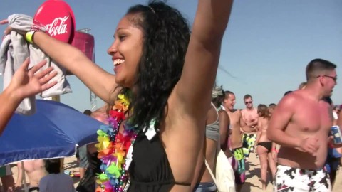 Party Chicks Flashing Their Tits On The Beach