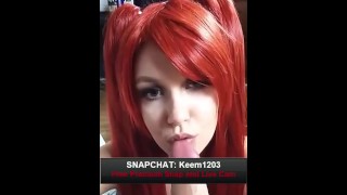 饥渴的红发女孩获得面部化和射液 Snapchat 独家