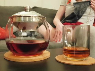 Soaking my Diaper_while Knitting_a Scarf for a Fan