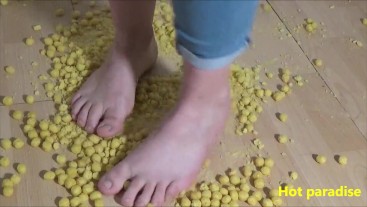 Compilation écrasante : Miel pops, papier bulle, carton et voiture de jouet miniature