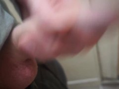 ЗАКРЫЛСЯ В ТУАЛЕТЕ И ДЕЛАЮ РАЗВРАТ - Screenshot 15 of 16 - Nicecock