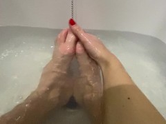 ноги киски дразнить в воде от первого лица - Screenshot 14 of 16 - Feet Joi