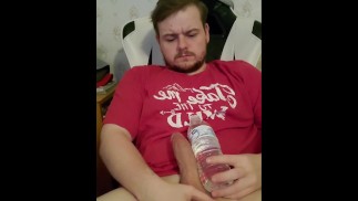 Поглаживаю свой большой член