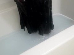 ローション風呂にセーラー服で入ったらぬるぬる過ぎて気持ち良かった…