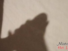 Любительский прерванный оргазм от Mistress Hot Lips в театре теней. Мастурбация и минет.