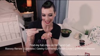 Великанша Рокси пожирает фо