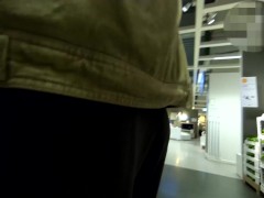 Video Risky FLASH PAYS OFF! Real STRANGER, scared at first, gives HELPING HANDJOB in big store.