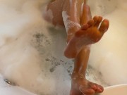 Preview 1 of Toe sucking and foot fucking in the hot tub