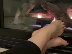 BEAUTIFUL FEET TEASE MESMERIZING FIRE- RELAX AND ENJOY YOURSELF
